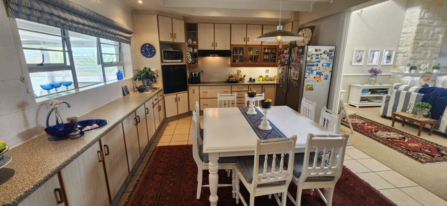 4 Bedroom Property for Sale in Glentana Western Cape